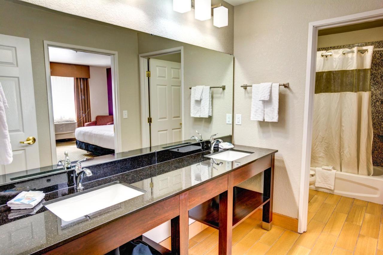 La Quinta By Wyndham Spokane Valley Exterior photo